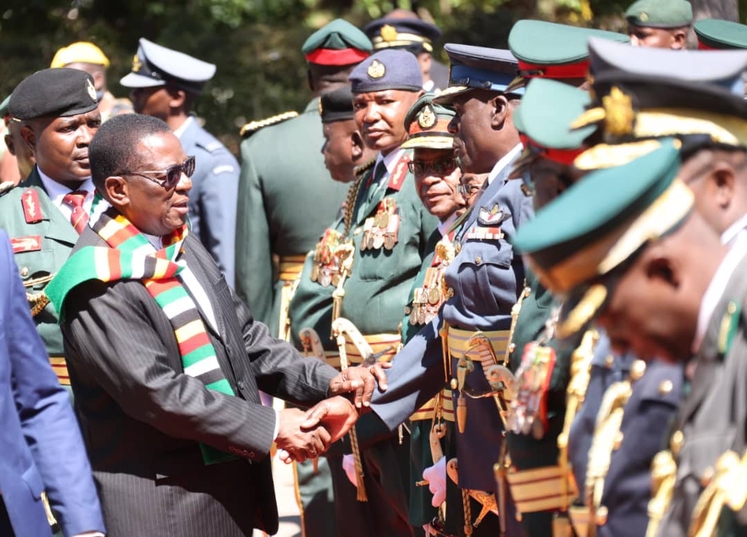 Zimbabwe Defence Forces Commander-In-Chief President @edmnangagwa  has arrived at the Zimbabwe Military Academy in Gweru to preside over the commissioning parade of the Regular Officer Cadet Course - Pictures: Believe Nyakudjara
#TheSundayMail | @DeptCommsZW
