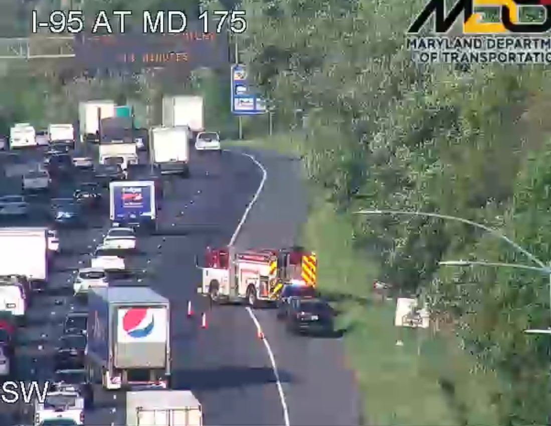 Crash activity on I-95 SB at MD-175 blocks the right lane. Delays begin from MD-100. @wbalradio @98Rock #wbaltraffic #mdtraffic #Elkridge