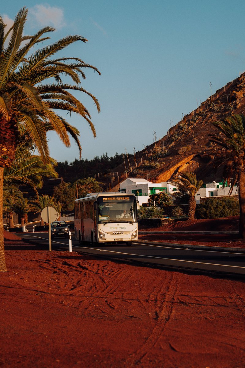 🚍📌Viaja con nosotros, en cada trayecto llevamos la misión de unir distancias.

#Yovoyenguagua #Guagüismo #DescubreLanzarote #MuéveteenGuagua #Lanzarote #LanzaroteenGuagua #PracticaGuagüismo #Guagua #IslasCanarias #CanaryIslands #TurismoLanzarote #Transporte #TransporteSeguro