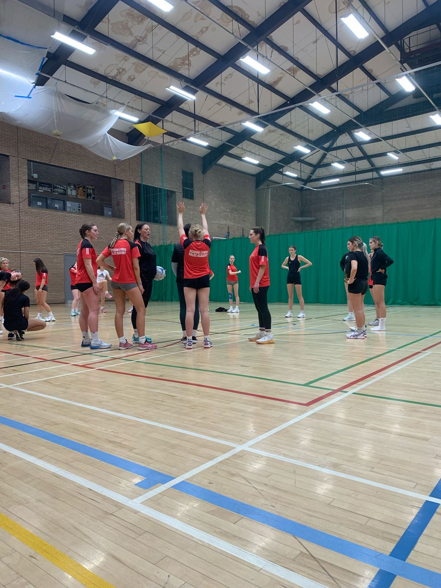 We continue to raise the profiles of our Regional Academies by highlighting our Neath Port Talbot Regional Academy 🏴󠁧󠁢󠁷󠁬󠁳󠁿 Click the link below to take a look at the @NPTCGroup Regional Academy, its training methodology, and its overall focus for this month👇 walesnetball.com/featured/neath…