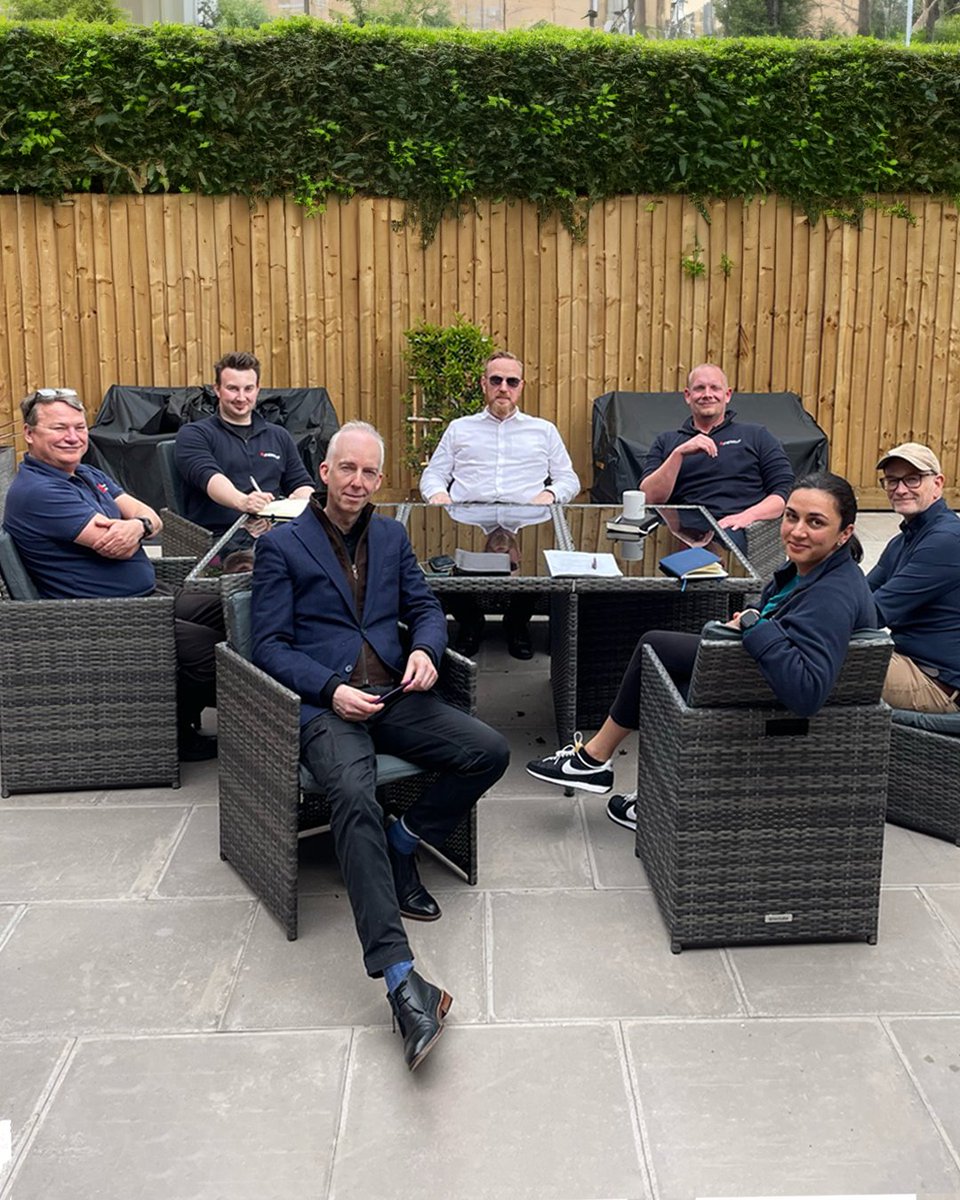 A quick picture from our meeting yesterday! We are brainstorming new idea's while enjoying the fresh air.

🌞 Roll on the summer sun!

#PedrolloDistribution #OutdoorMeetings #SunshineSessions #CreativeThinking #HappyStaff