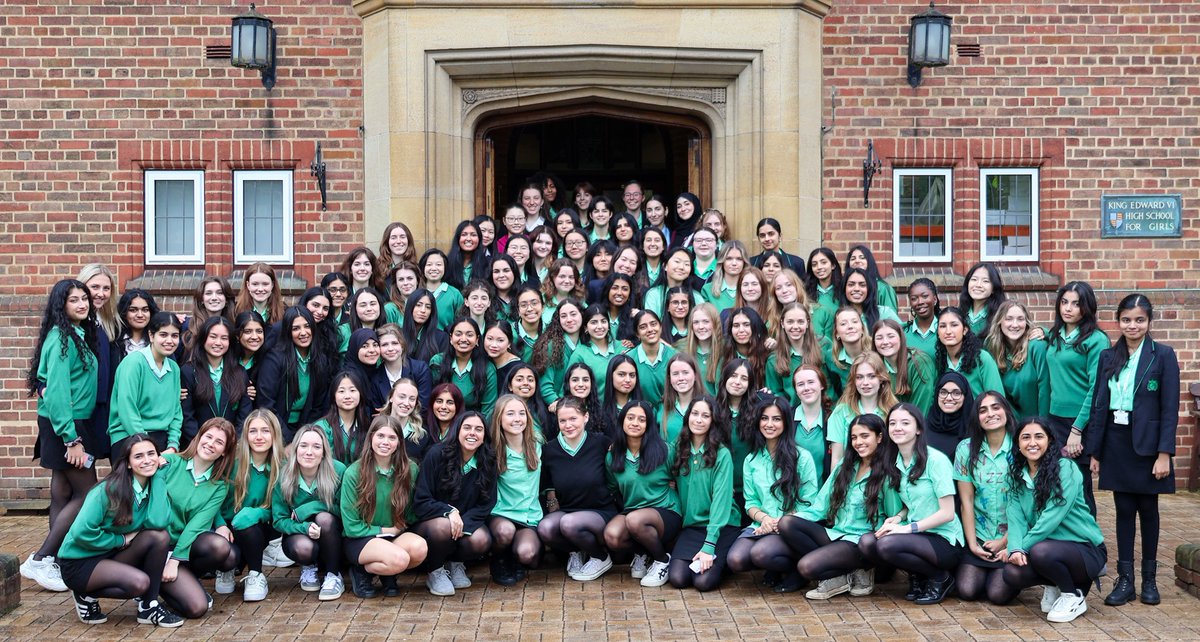 We would like to wish our exam groups all the best as they head off on Study Leave today 👏 As in previous years, the Upper Sixth spent their final day in their old school uniform! 🎉