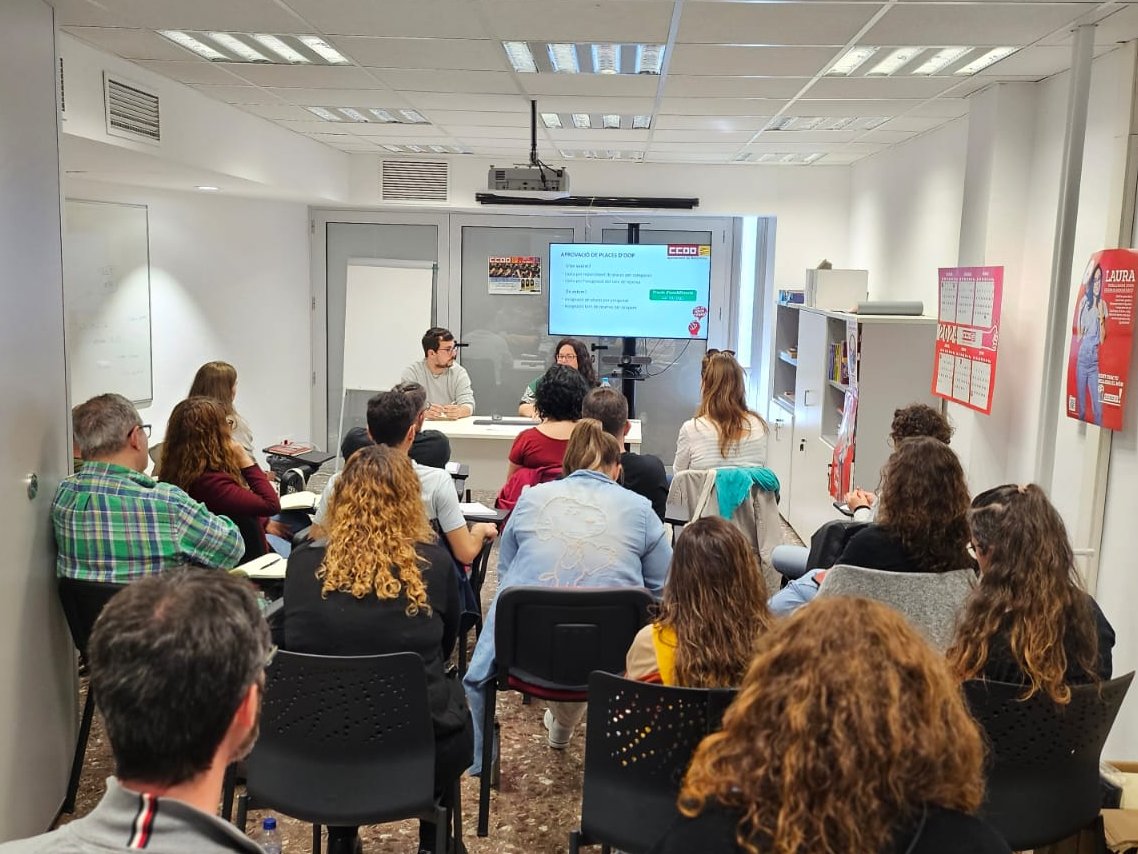 ⭕ CCOO AJT BCN (@ccooajtbcn) on Twitter photo Fem una xerrada amb els i les delegades de <a href="/ccooajtbcn/">⭕ CCOO AJT BCN</a> sobre els processos selectius i així podran respondre els teus dubtes.
#MilloraElMón Fem una xerrada amb els i les delegades de <a href="/ccooajtbcn/">⭕ CCOO AJT BCN</a> sobre els processos selectius i així podran respondre els teus dubtes.
#MilloraElMón