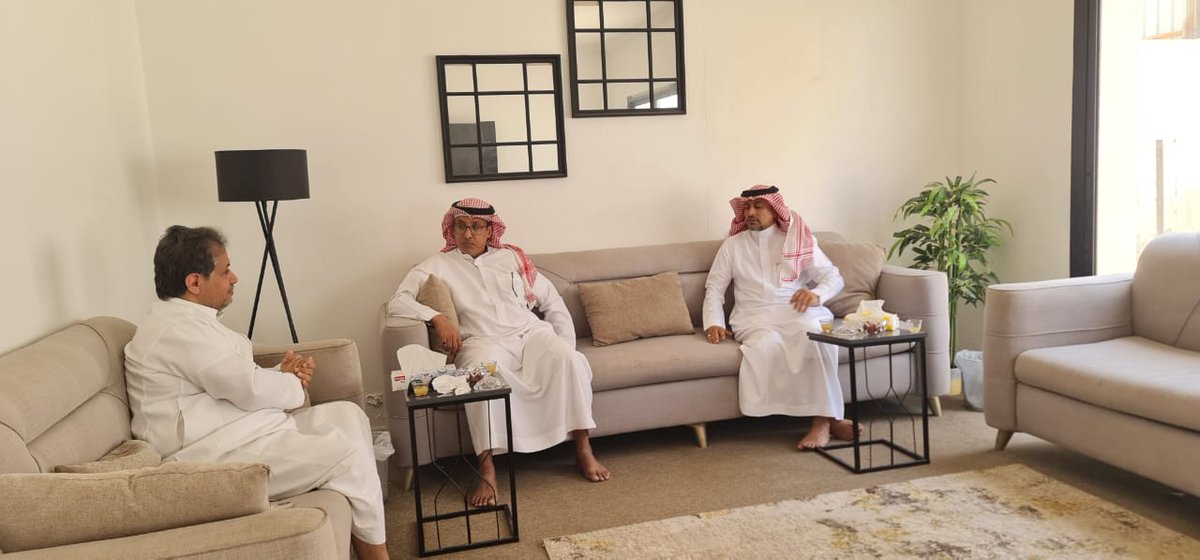 masharefcoop's tweet photo. اجتماع #ساعة_الجمعة  من أجل تحقيق رسالتنا في التميز في تقديم  الخدمات . https://t.co/JnfrRUfxSV