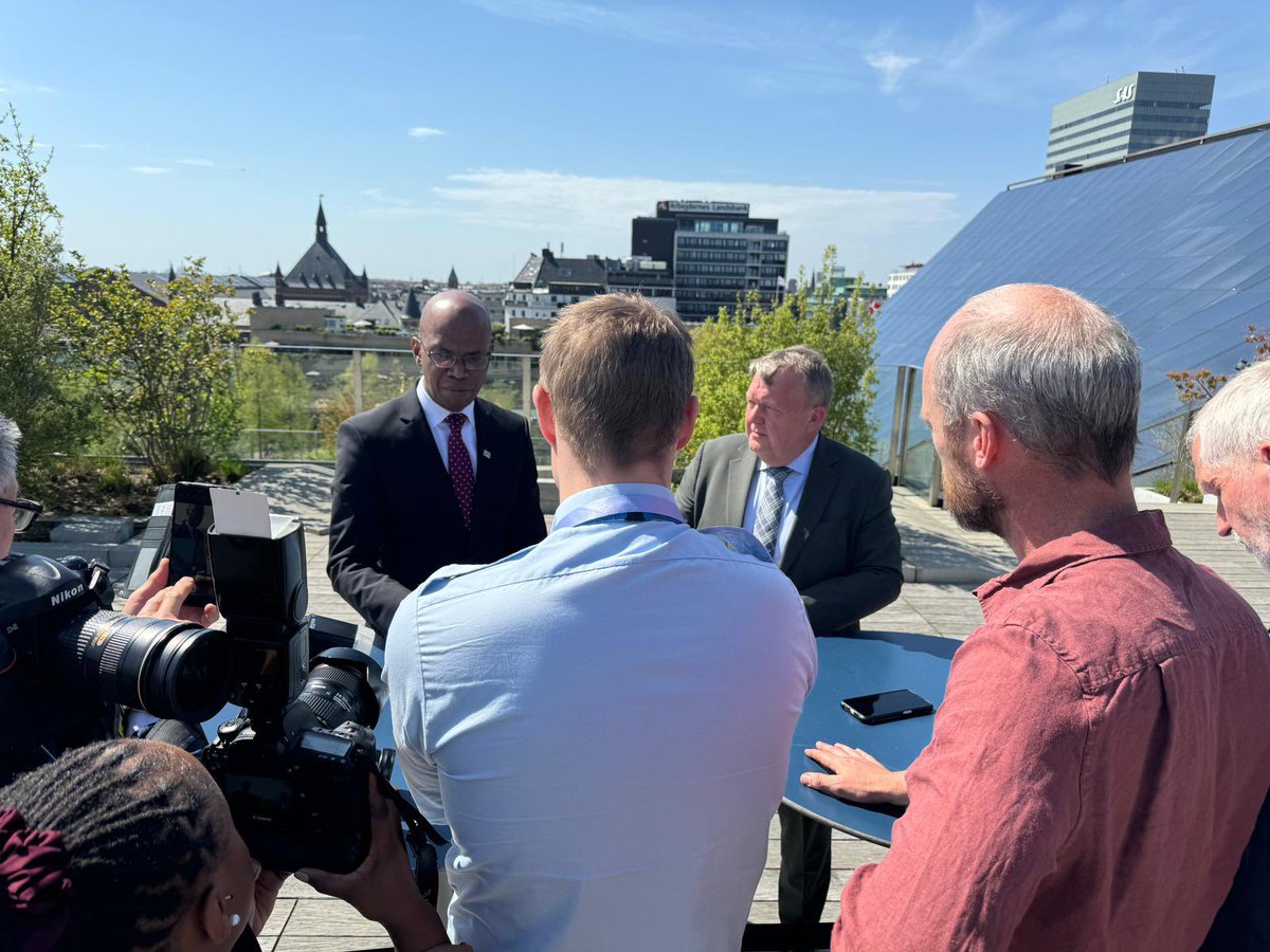 DK FM @larsloekke: 'Press conference with @JMakamba 🇹🇿 My message: The African continent presents unique opportunities for doing business. The Danish government will explore how we can support the growing appetite of the Danish business community to invest in Africa.'