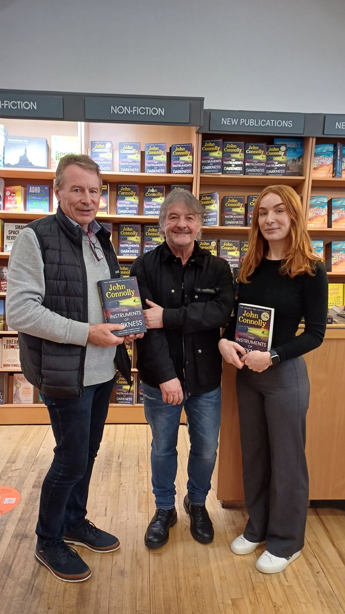 📚 Huge thanks to @jconnollybooks for joining us at the first of two author events yesterday and signing copies of his lovely books <3 

Head to the link in our bio to get a SIGNED COPY while supplies last!

#JohnConnolly #BookSigning #Bookevent