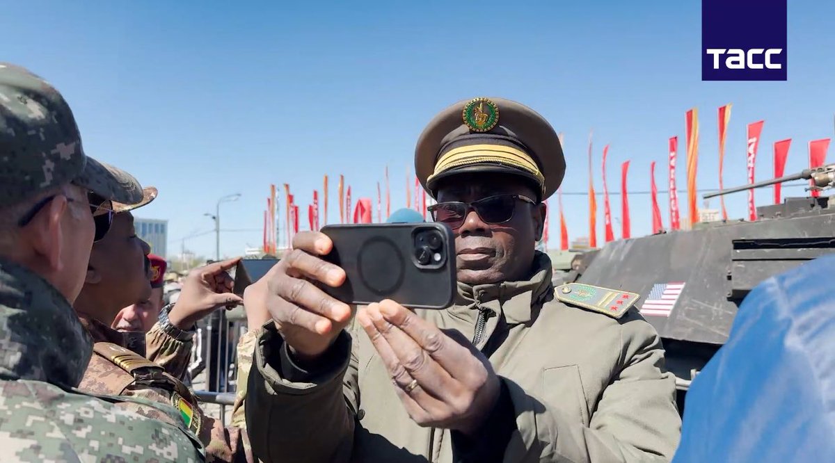 “But first let me take a selfie”

— African military attaché in Moscow