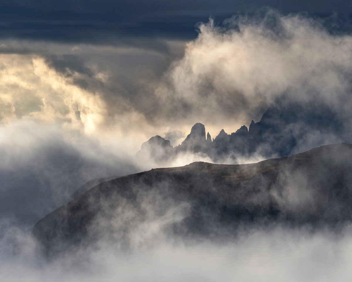 Unexpected Peaks
One day in the Dolomites. When the clouds started to disappear suddenly this ridge got my attention
#landscapephotography #dolomites #dolomiti #dolomiten