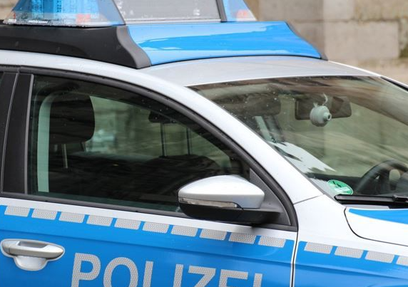 „Den kennen wir doch!?“ – Die Rosenheimer Polizei traf in der Rosenheimer Papinstraße auf einen Autofahrer, der ihnen gut bekannt wer. Es war nicht das erste Mal, dass er ohne Führerschein unterwegs war: innpuls.me/immer-wieder-o…