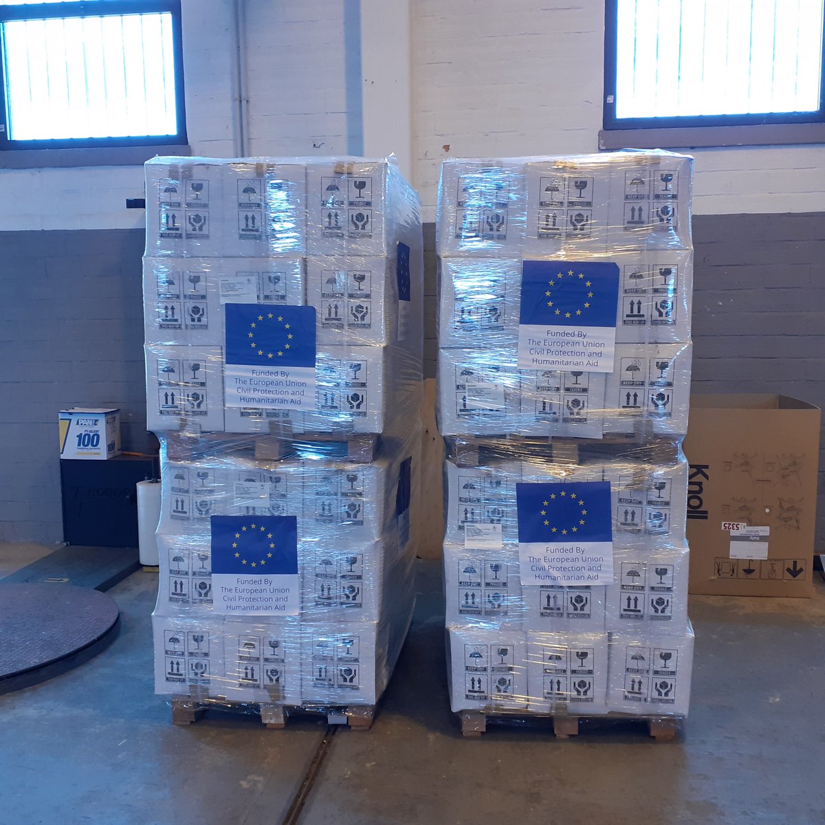 A sea shipment from Italy to Egypt is carrying over 85 tonnes of supplies for Palestinians in need. The humanitarian cargo, incl. shelter and hygiene items, comes from the EU's own stockpiles. The operation has been coordinated with our partners on the ground, @UNHRD @NRC @IOM.