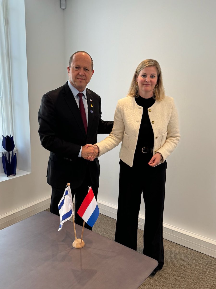 Spoke with Israeli Minister of Economy and Industry @NirBarkat about our economic collaboration. Also expressed my deep concern about unfolding famine & humanitarian crisis in Gaza. Immediate ceasefire, massive increase of aid and release of all hostages are of utmost importance.