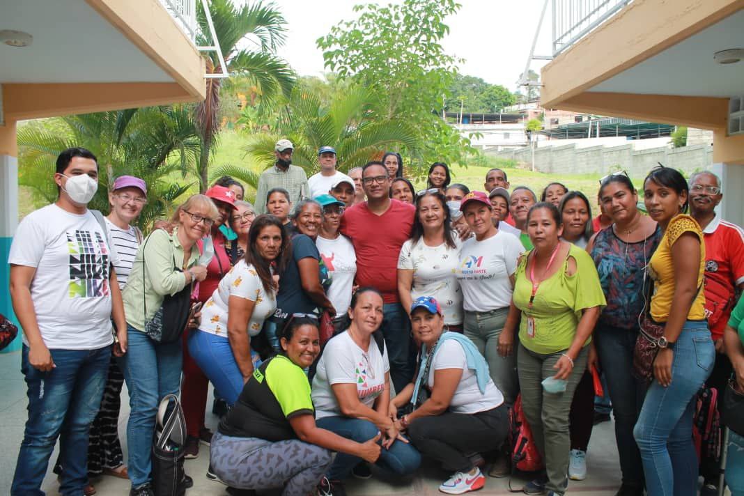 En Miranda cada día se realizan encuentros con el liderazgo comunal, a fin de fortalecer la participación democrática y crear una agenda de trabajo mancomunada que permita alcanzar las metas que van en beneficio del pueblo. #VenezuelaCalorPatrio #PoderPopular