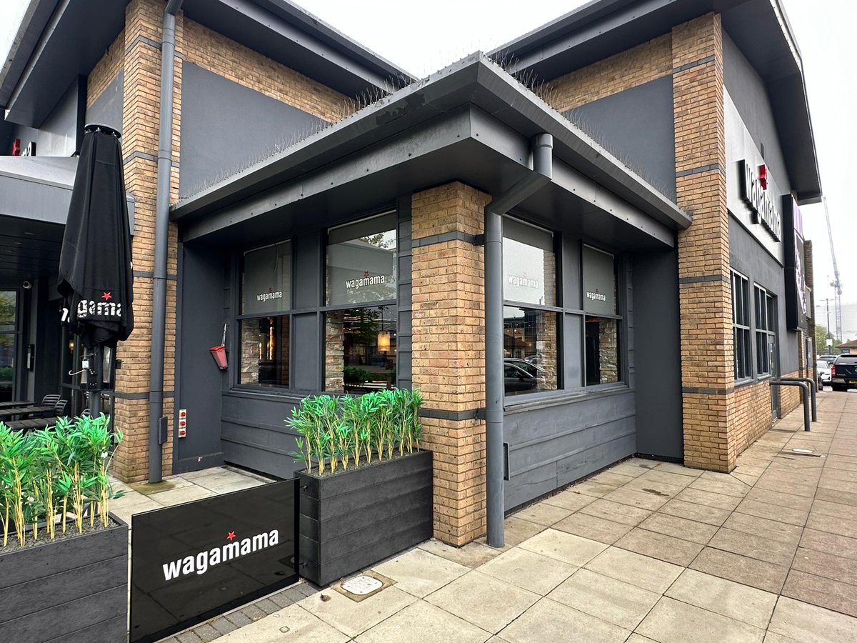 Wagamama have just had fitted some branded interior roller blinds to their restaurant area in Stevenage.   This will ensure that on hot days the diners don't roast themselves whilst eating their meals!   This is a great opportunity for Wagamama to use

radiantblinds.co.uk/interior-brand…