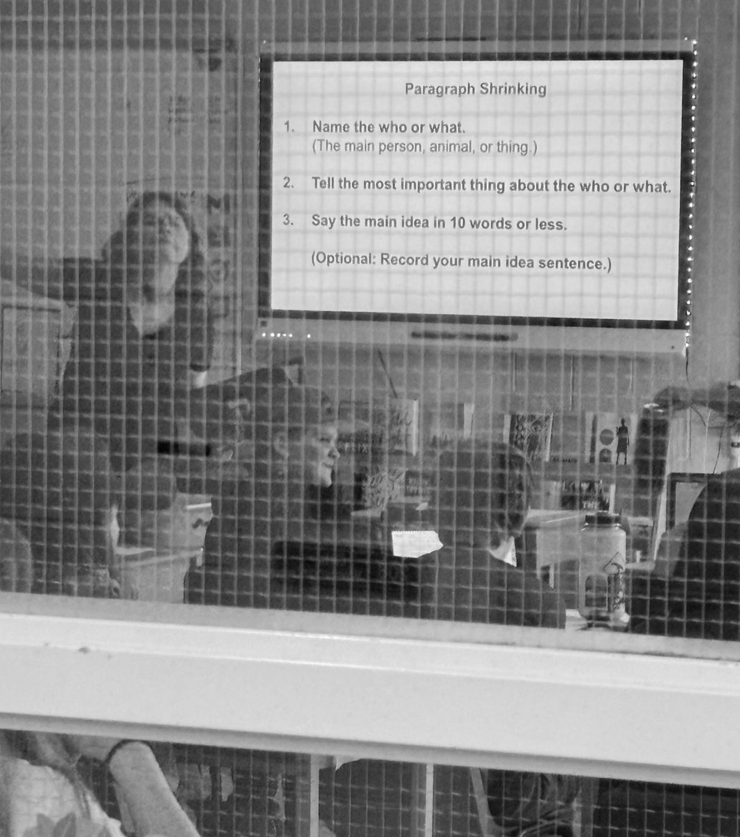 These exceptional educators joined our lunch &amp; learn focused on paragraph shrinking - an evidence based instructional sequence that gets to the ‘gist’ or main idea of a paragraph in 10 words or less — from educator desk to student desk⚡️ #impact
<a href="/RichterJ_24/">Ms. Richter</a> <a href="/lcfettes/">Leigh Fettes</a> <a href="/TLDSB/">TLDSB</a>