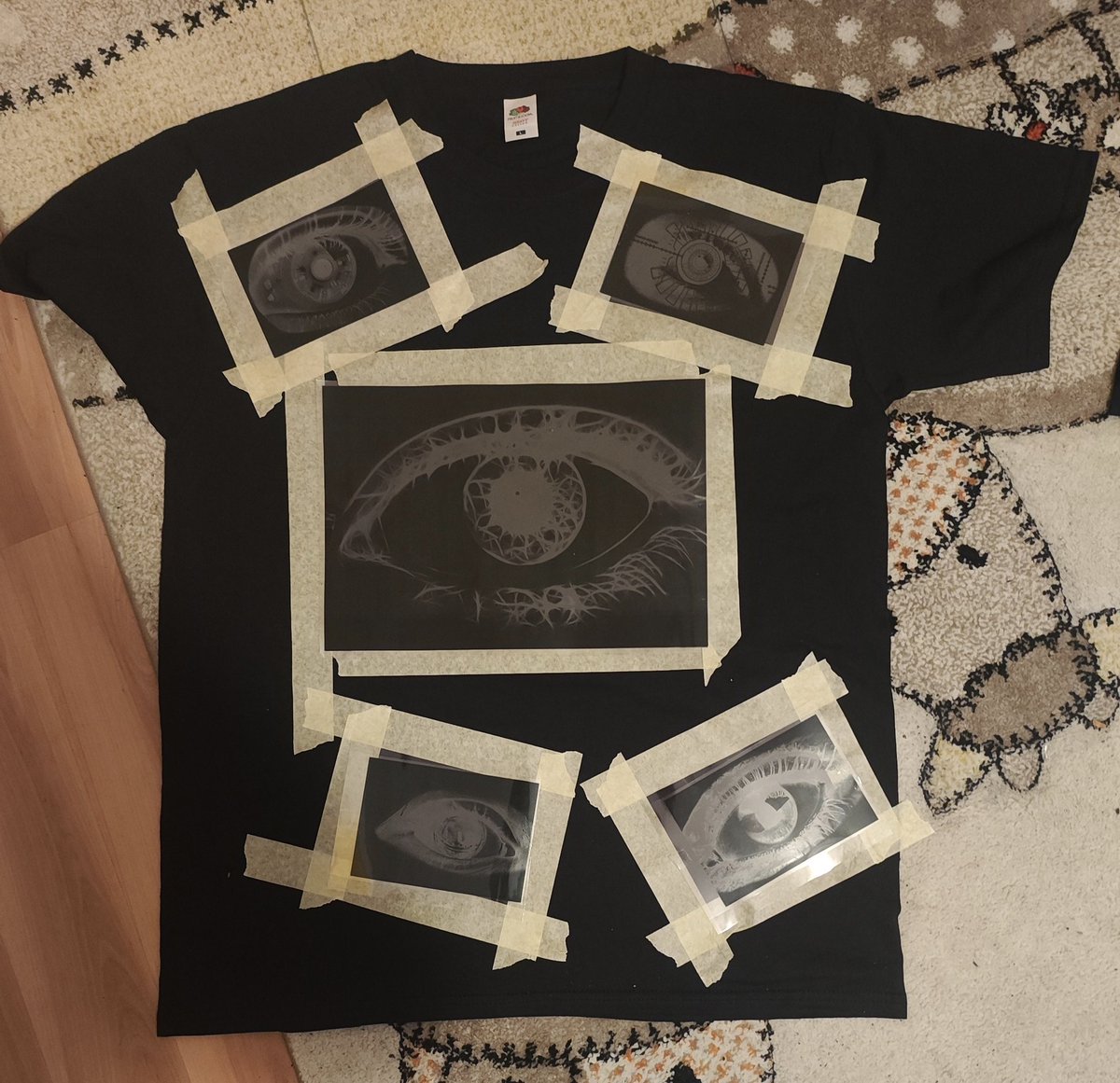 beideEltern's tweet image. Ich werde heute wieder ein neues Shirt machen. Hier die Vorbereitungen zum Bleichen.
#solarfast #solarprint #cyanotype