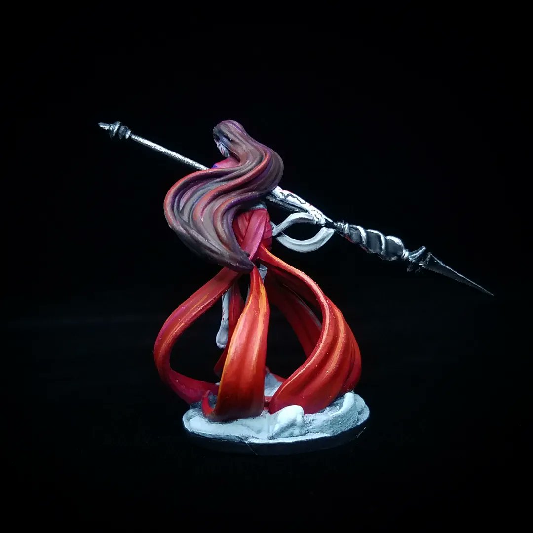My take on Leshwi from the Stormlight Archive minis by @bwisegames and Brandon Sanderson. Probably one of my favourite models from the collection right here. Next up is Jasnah Kohlin herself!🥰 Paints by @greenstuffworld #fused #stormlightarchive #miniaturepainting #dragonsteel