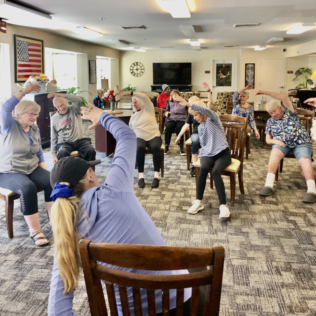 Who’s up for Chair Yoga? The residents at AHEPA 250 V in Niantic, Connecticut, are! Chair yoga may help seniors with balance, strength, flexibility, and reduce the fear of falls.

ahepaseniorliving.org/location/ahepa…

#affordablehousing
#olderadults
#healthyaging
#FindPeaceOfMind