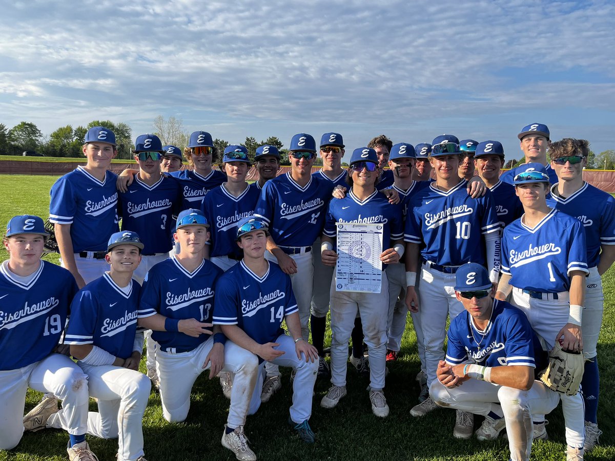 Here is your @realestateoneMI -Shelby Twp. Players of the Game….. is the 23 Savages that all played a part in taking down the Ford Falcons in the MAC RED series clincher! GO IKE!!! IKE vs. everybody!!!!#3Teams1Goal1FAMILY @MIPrepZoneMD @ColdWeatherBats @goosepoop_ @Mac_Bwacexpo