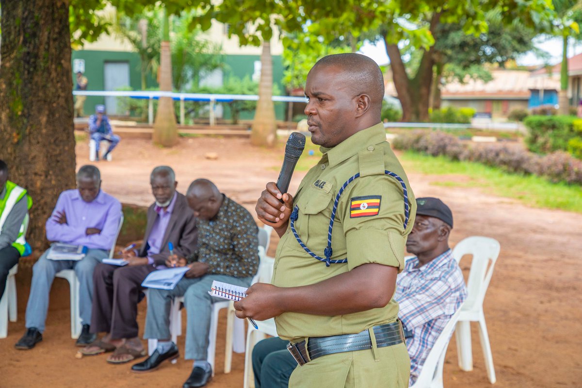 In collaboration with the @PoliceUg  , we conducted a community sensitization session to address these issues. The session emphasized the importance of legalizing electrical connections and adhering to safety protocols when dealing with electricity. 

#UmemeAtService…