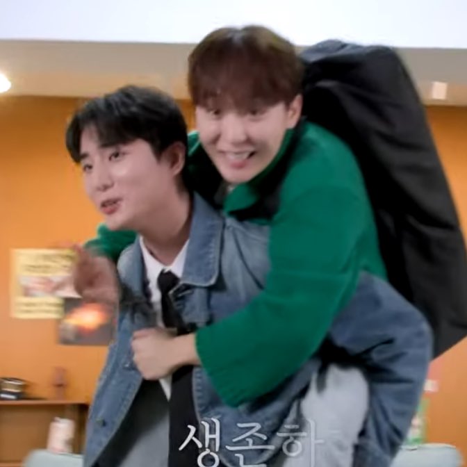youngk and uri boo, that was fun.. i have a bad toothache for some reason (idk why) and i wanted to laugh so bad but it hurts as well so i kept holding in watching this.. it was that fun 😭