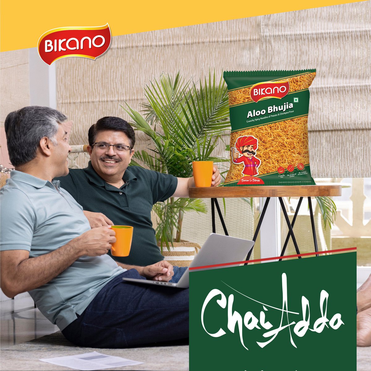 Friday aa gaya. Aj party kahan hai? Take your own Chakhna along. #weekend #weekendparty #weekendgoals #snacks #aloobhujia #chips #kararepeanuts #namkeen #snacklover #bingewatch #bikano #BarsonSeBikano