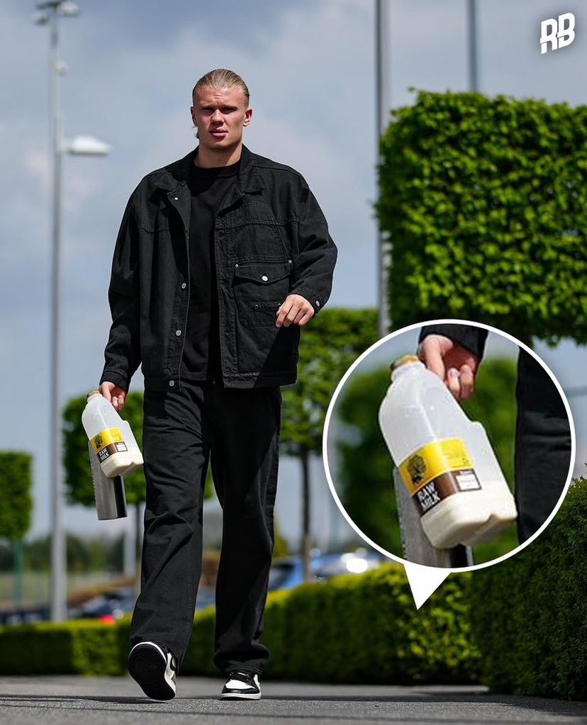 Erling Haaland really pulled up to training with raw milk… This guys actually different 😂🥛