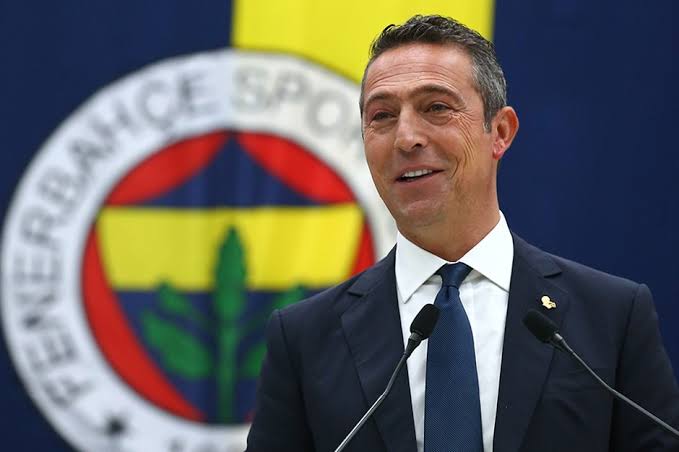 🗣 Ali Koç: Durup dururken imza süreci başlamadı. Herkes memnun mesut, dünya toz pembe, kimse şikayet etmiyor, boş vaktimiz var gidip imza toplayalım denmedi.