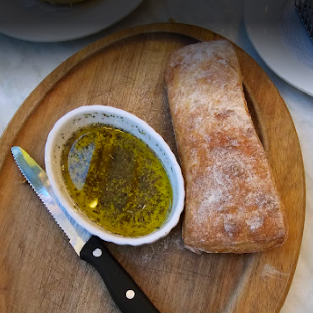 Chef's Cheese Assortment & Daily House Made Artisanal Breads, a Beautiful Beginning to a Lovely Meal.🫐🍓

#apps #housemade #chefsassortment #dtsp #stayandeat #cassisstpete