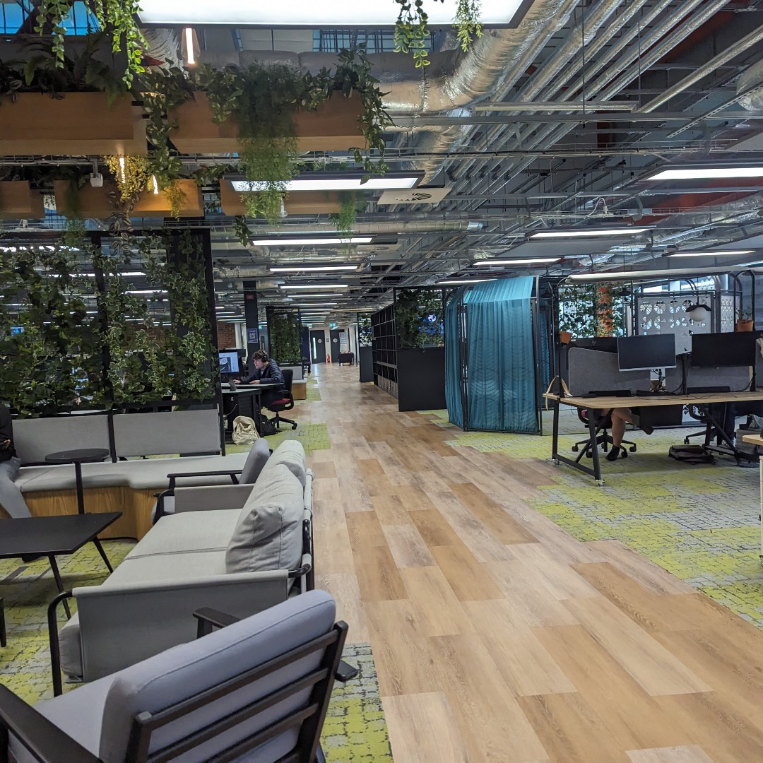 Exciting visit to @staffsunildn where we got a glimpse of their cutting-edge campus dedicated to E-Sports, Game Production, and Cyber Security! 🎮💻 

#DigitalInnovation