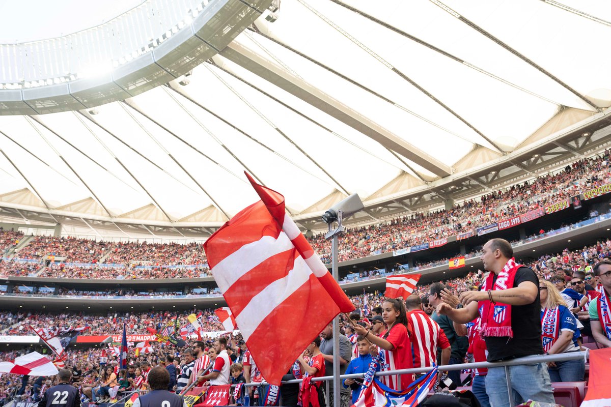 📲 @atletienglish takes another step in its process of innovation and digitalisation. Fans will be able to access the stadium by showing their digital 'Contactless' season ticket 🪪 ✅ Facilitating access and offering an improved experience. 📎 atleticodemadrid.com/noticias/ya-pu…