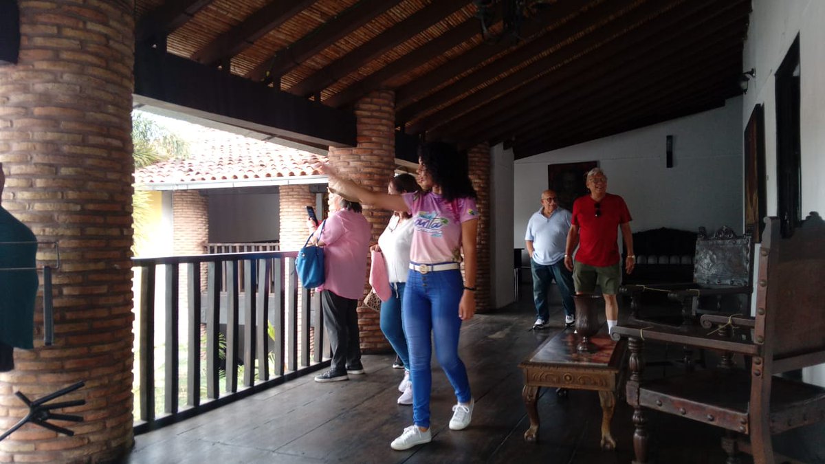 La Corporación Portugueseña de Turismo en conjunto con INATUR realizan una visita guiada por el centro histórico de la ciudad de Guanare al grupo de la hermandad Vielma, profesionales médicos de la promoción del año 1978, turistas provenientes de los estados Guárico.