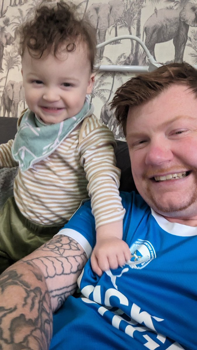 I can't wait to take this little man to games 

#pufc #utp