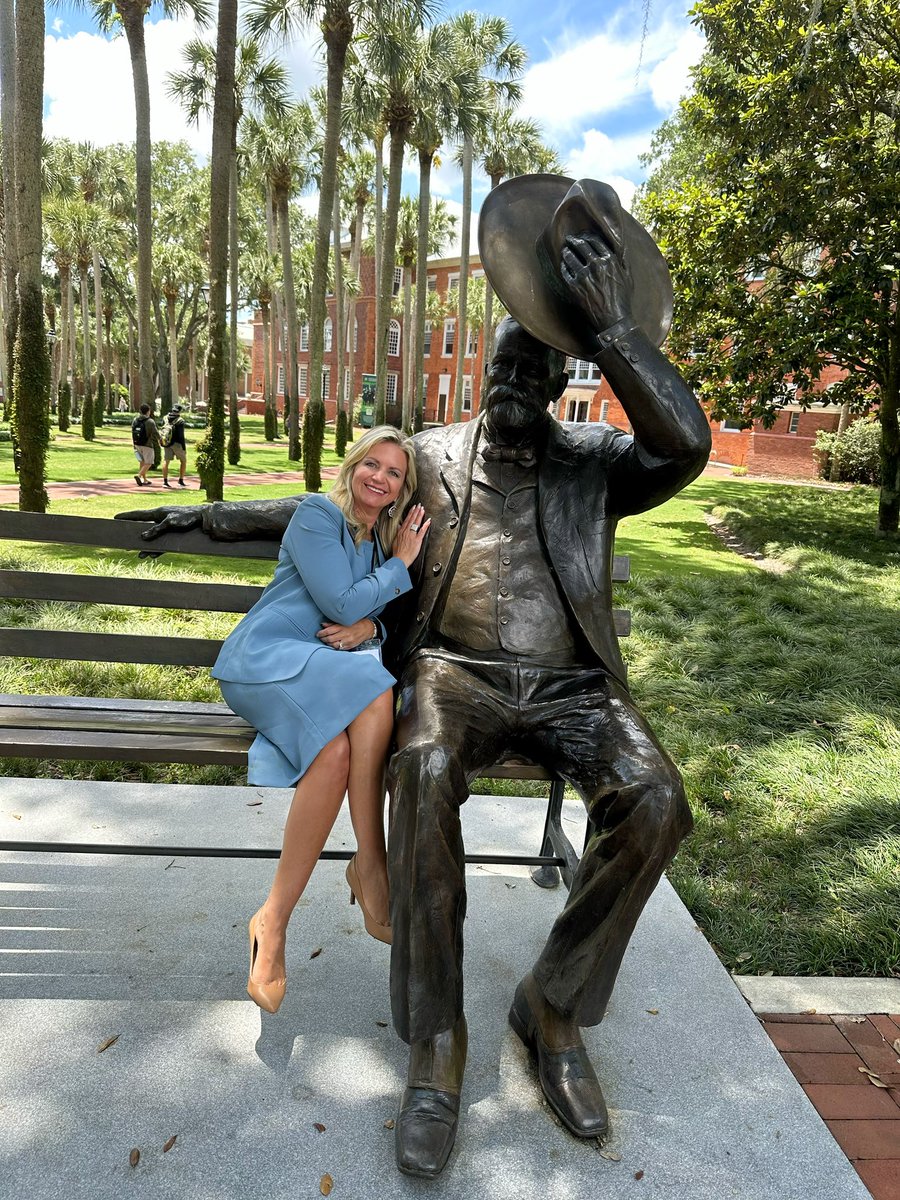 Spending some time at Stetson University today, and I ran into this handsome guy. 💚🤍🤠 @StetsonU #GoHatters
