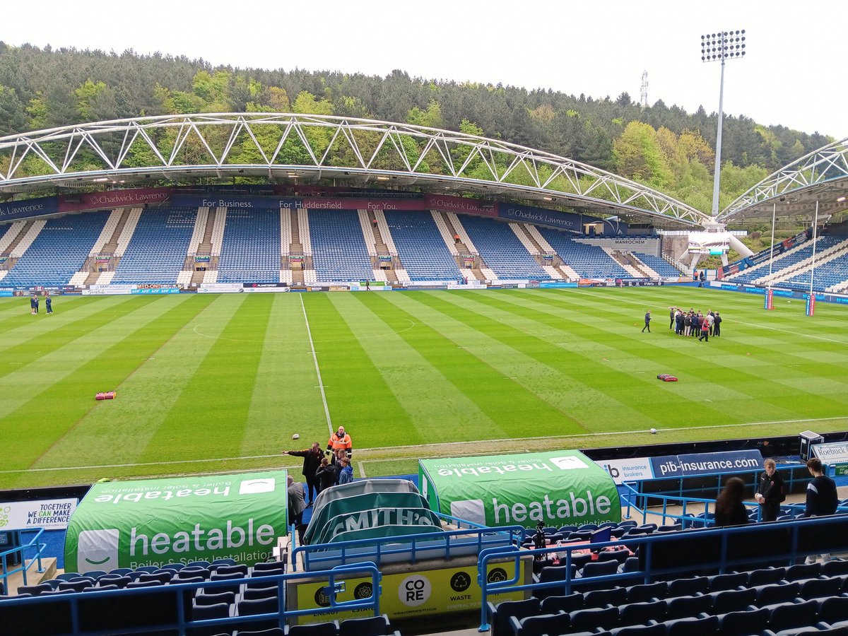 Huddersfield v Salford for me tonight. This time last week I was at Loftus Road so this is a nice treat