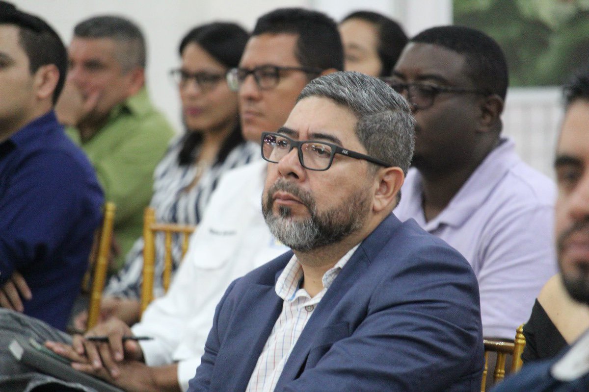 2/3 … presidido por su director general, @manueloteroIICA y el representante en #Honduras 🇭🇳, @SVelezIICA, en el cual se presentó el informe de resultados de cooperación técnica y financiera, en apoyo al sector agrícola en Honduras.