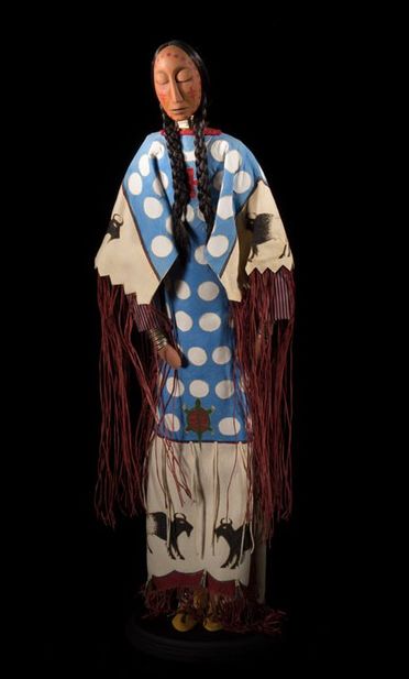 Muñeca Arapaho
© Rhonda Holy Bear

#MuñecArte