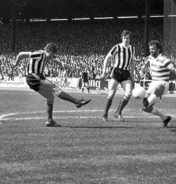 44 years ago today St Mirren kill Celtic’s title hopes in a 0-0 draw at Love Street as Aberdeen win the league