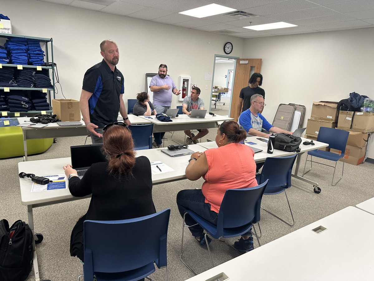 The instructional technology team is busy implementing the new Laptop Replenishment program at various schools throughout @ChristinaK12. This program ensures all staff have an updated device. @timm_doug @Terlecki_EdTech @crys_samuels #edtech