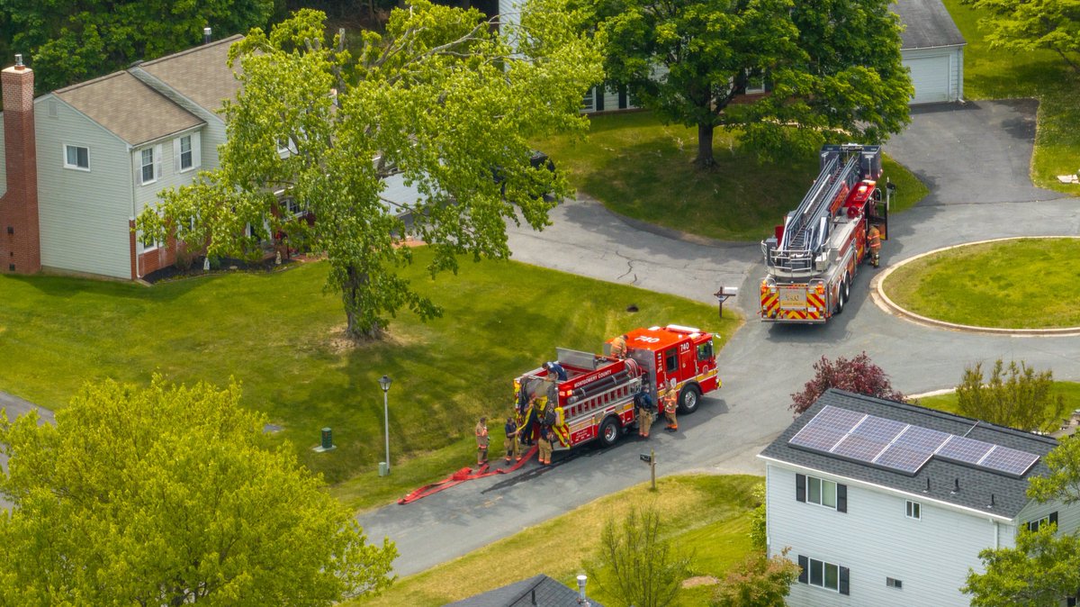 Aerial of the reported confined appliance fire at 64 Gelding Court. @mcfrsPIO @HHFireProds @ArmisteadIsaac @mcfrs #mcfrs @MoCoFireWire @Lawzfirephotos