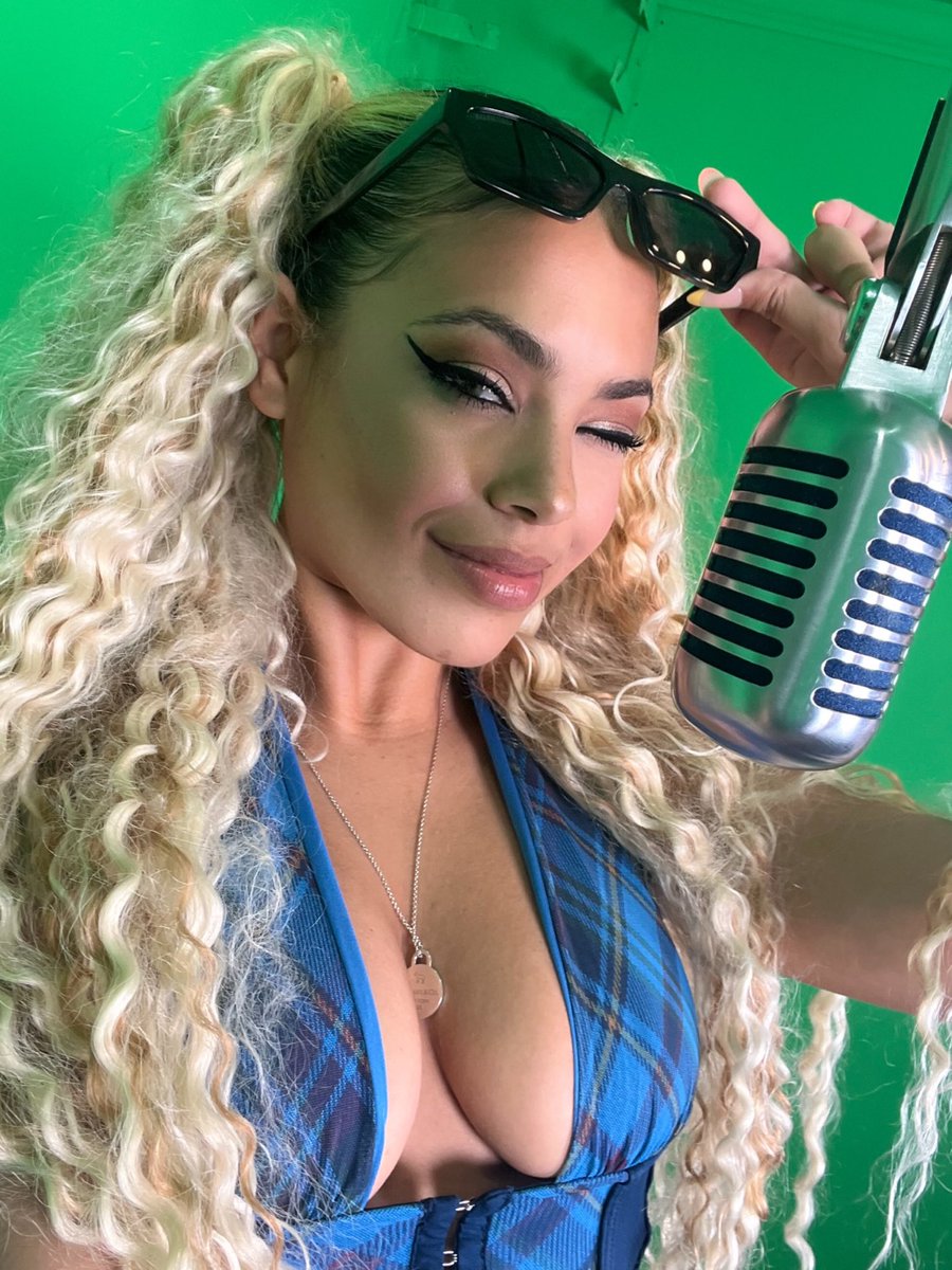 rioxadrianna's tweet image. I’m chasing my dreams like #spicegirl