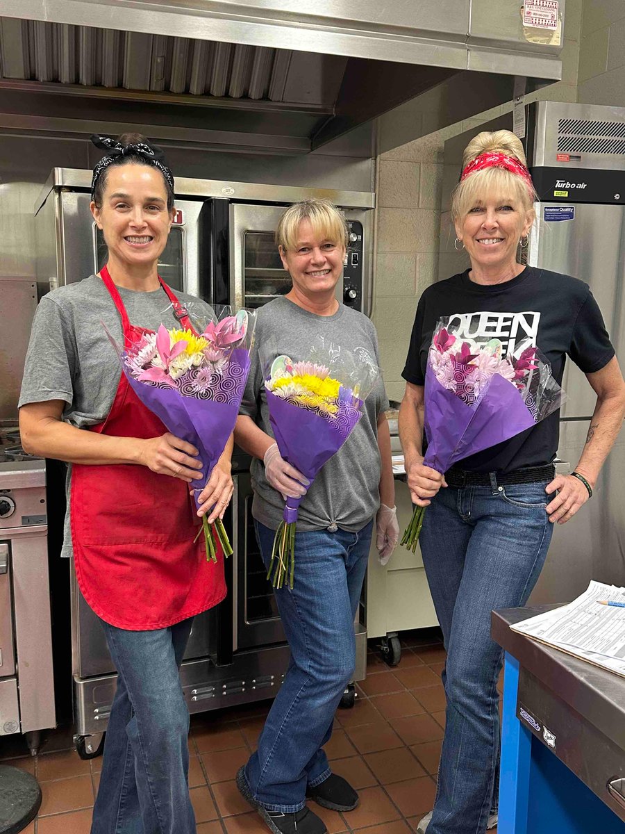 Happy Lunch Hero Day! We appreciate all these ladies do! #qceleads #qcleads #QCEEaglesSoar