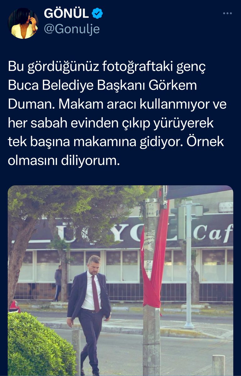 İşte ben böyle bi'Türkiye'nin ve böyle kompleksiz başkanlarına özlem duyuyorum.👏👏👏👏 Paylaşım için sağ olasın 🙏🙋‍♂️💐 @Gonulje