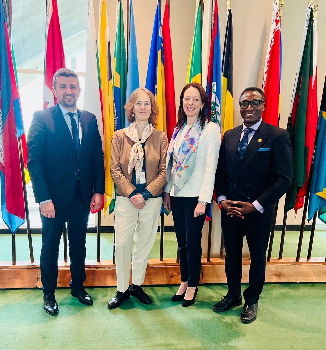 Great conversation with Minister Dubravka Bosnjak @MCP_BiH 🇧🇦 at #CPD57! Kudos on #DemographicResilience efforts, such as the #Youth Strategy. Hope to see BiH's insights shared at Portugal DemRes Conference! 
@UNFPABiH @mosotiUNFPA