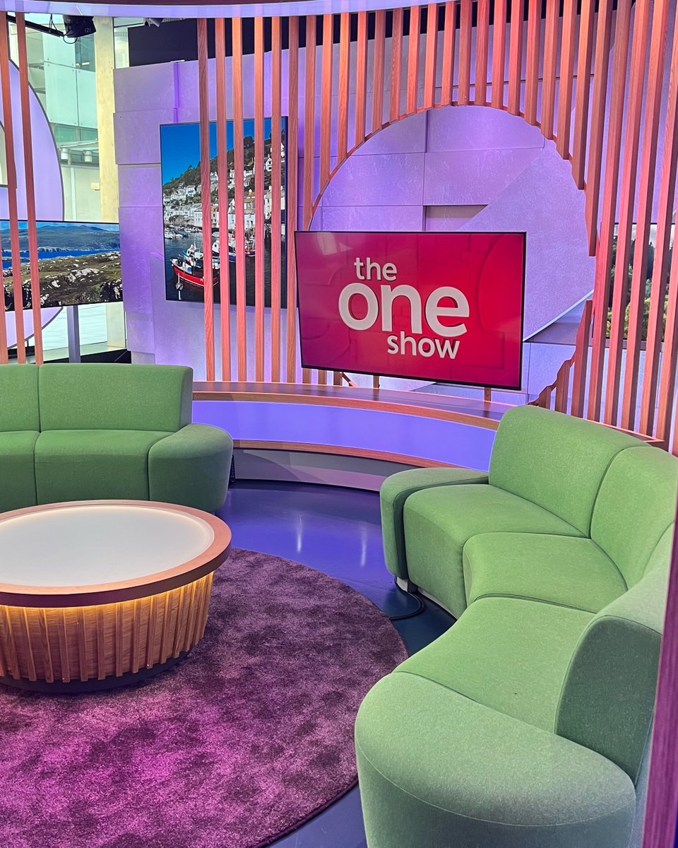 Bringing the #FridayFeeling tonight ✨ 🎤 Graham Norton talks his new tour ❓ @RealSarahGreene on the return of #TheFinishLine 🐵 We chat to the team behind #Mammals Watch #TheOneShow live at 7pm 👉 spkl.io/60194Nry5