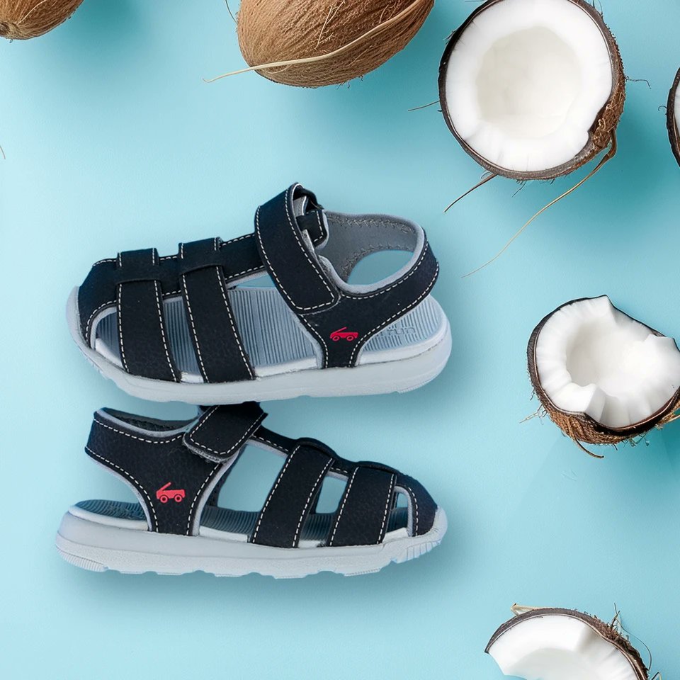 The kids are going coco-NUTS 🥥 over our water-friendly Cyrus! The flexibility & lightness of a sandal meets the protection of a sneaker thanks to the durable covered toe. bit.ly/4b2Sixh #seekairun #kidsshoes #kidssneakers #springshoes #sandals #kidssandals #watershoes