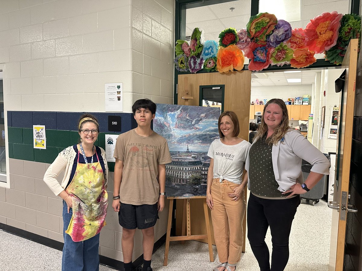 Surprise!! Congratulations to Victor Miranda-Lara, CVHS 9th grader, for being selected by Jamie Foreman, owner of Menagerie on Main, to receive a scholarship for classes at her studio based on his amazing artwork at the CCSD Festival of the Arts! #ccsdfinearts @CherokeeSchools