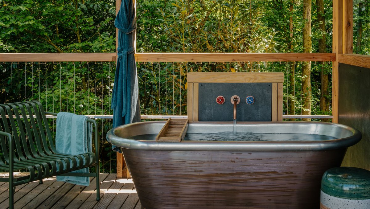 Taking woodland bathing to new heights! These luxury handmade Copper Baths provide a back to nature Treehouse Spa experience @elmorecourt Situated amongst pristine woodland they provide a wilderness escape in the lap of luxury. #treehouses #copperbath #outdoorbath