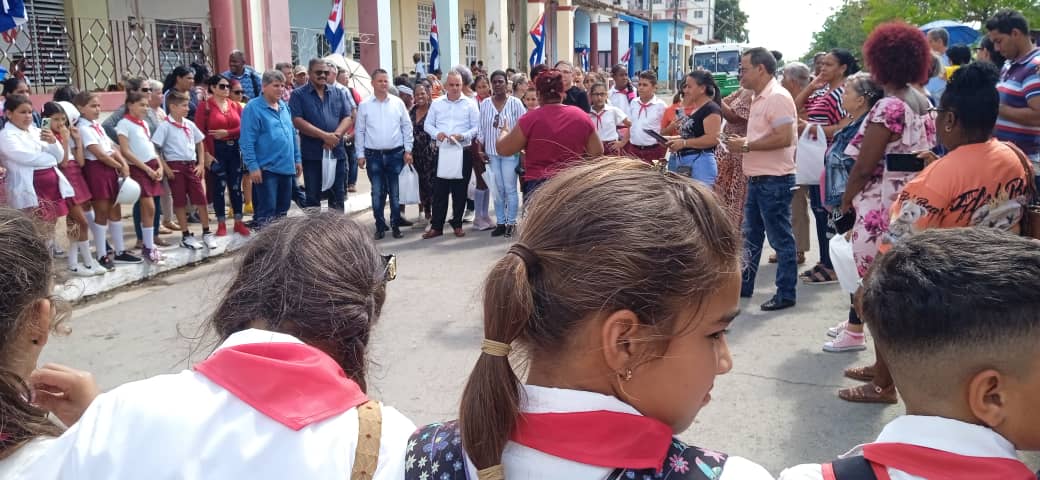 ¡¡¡Los Palacios, mi querido pueblo natal, cumple hoy 264 años de fundado!!! Aquí estoy, feliz y honrado, celebrando con su gente humilde y batalladora. ¡¡¡Retornando a mis raíces!!! #Cuba