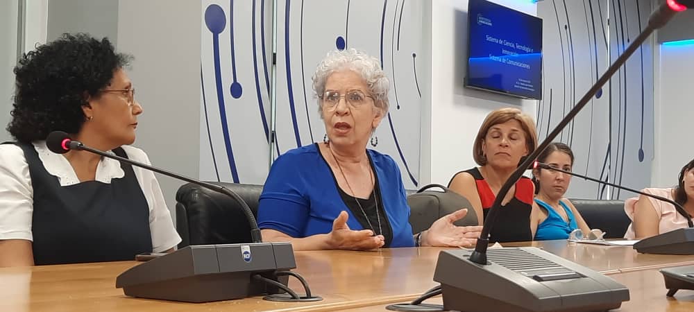 En el encuentro con la Ministra del @MINCOMCuba y su equipo de Ciencia y Tecnología, analizamos la necesidad de concebir los proyectos con integralidad y que los resultados que se obtengan logren impactar en la solución de los principales problemas que hoy tenemos.