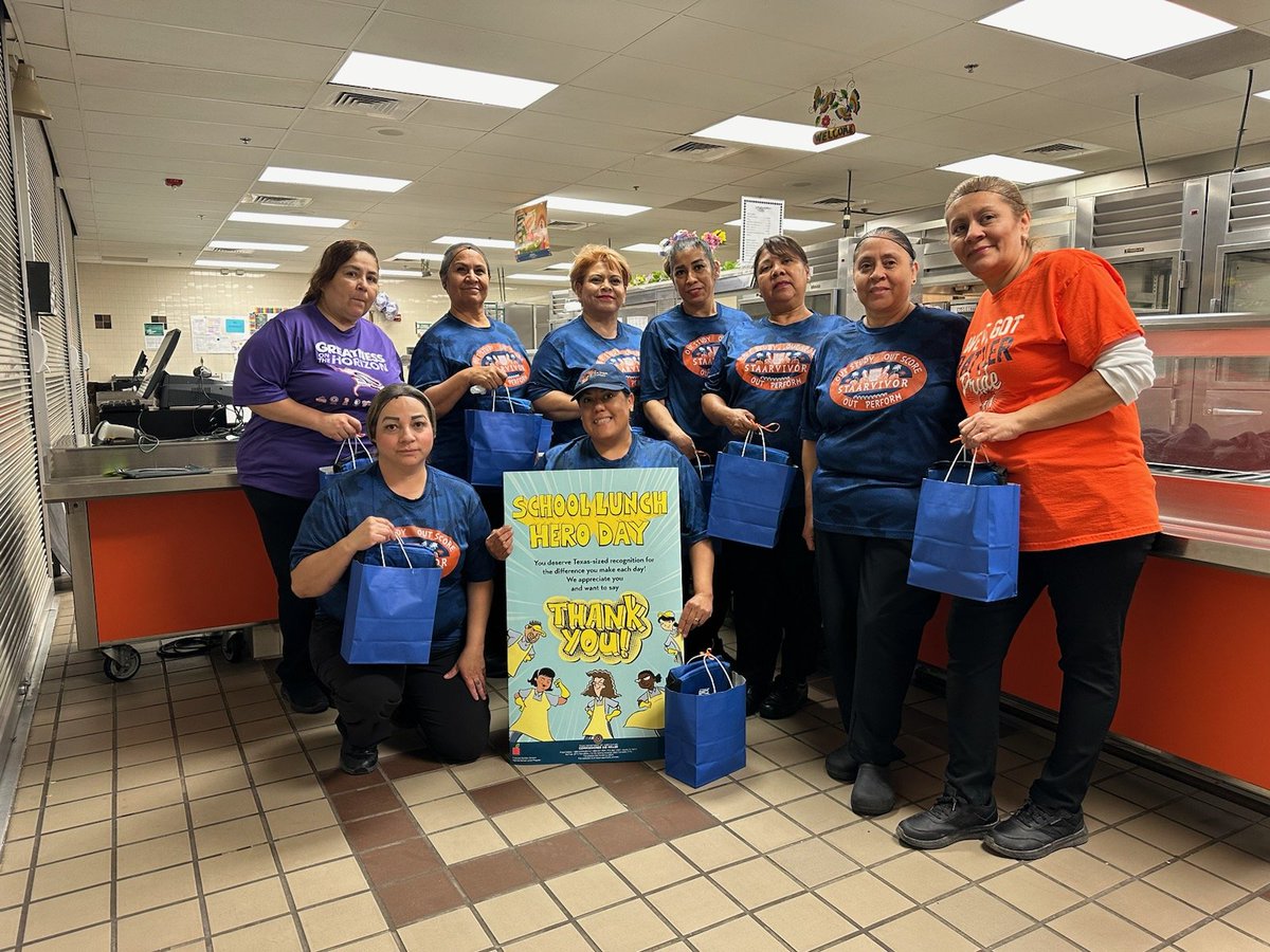 Happy School Lunch Hero Day! To our DSSE Lunch Team 🧡💙🧡. Thank you for taking care of all of our Rattlers, Teachers and Staff #RelentlessRattlers